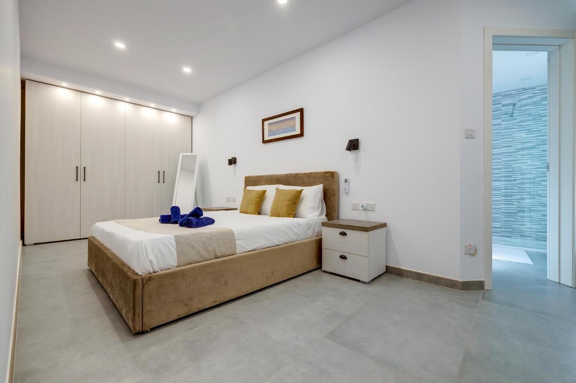 Cool Waters Holiday Apartments Слима Екстериор снимка